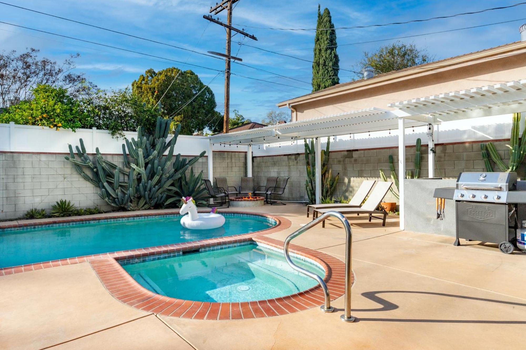 Modern Oasis With Pool & Jacuzzi Near Universal Los Ángeles