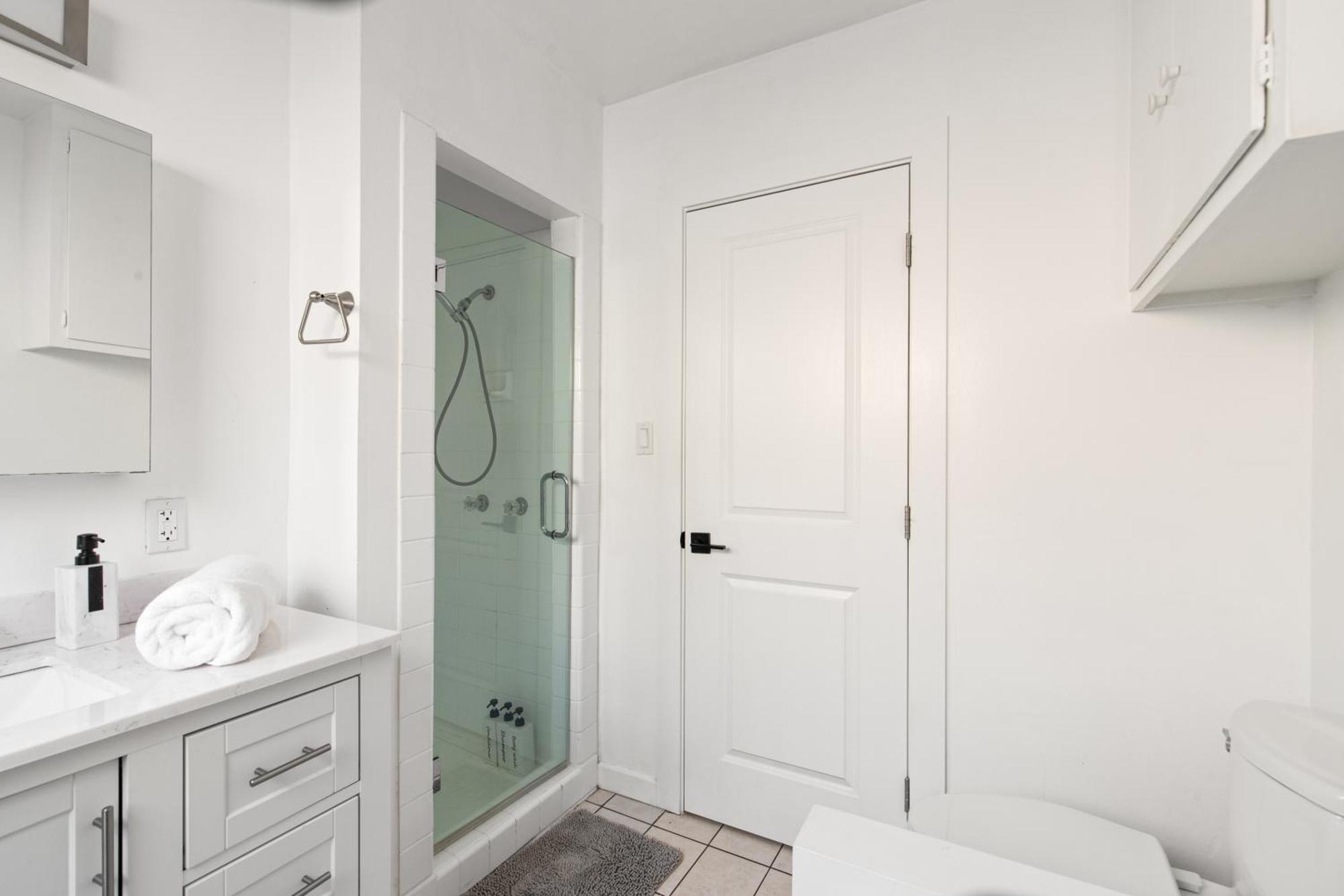 Modern Oasis With Pool & Jacuzzi Near Universal Los Ángeles